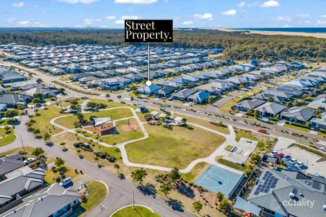 Property photo of 66 Seaside Boulevard Fern Bay NSW 2295