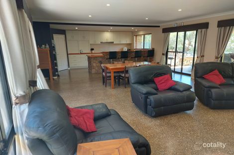 Property photo of 4 Pipit Court Broadwater WA 6280
