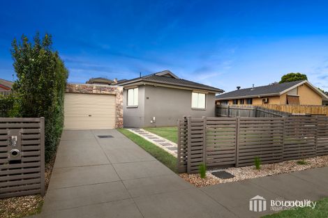 Property photo of 33 Amalfi Drive Endeavour Hills VIC 3802