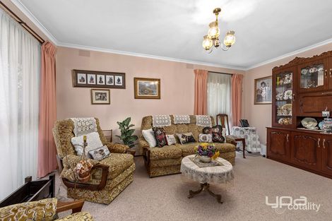 Property photo of 11 Clarice Close St Albans VIC 3021
