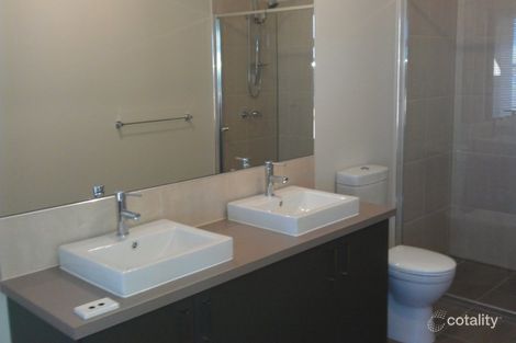 Property photo of 52 Daymar Circuit Craigieburn VIC 3064