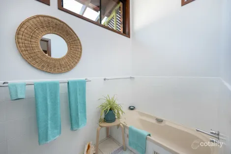 Property photo of 14 Wirree Drive Ocean Shores NSW 2483