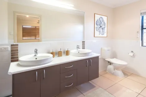 Property photo of 25 Woden Crescent Ooralea QLD 4740