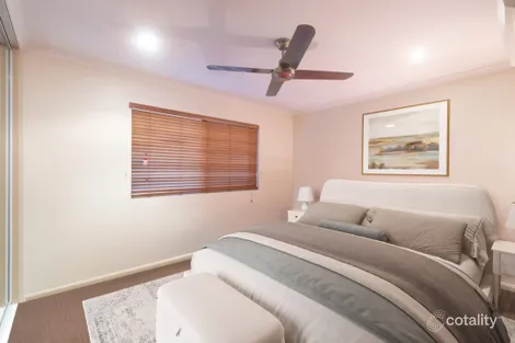 Property photo of 25 Woden Crescent Ooralea QLD 4740