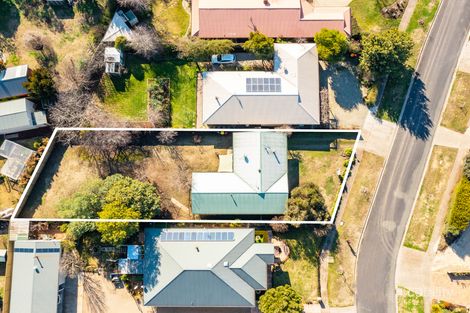 Property photo of 5 Links Road Mansfield VIC 3722