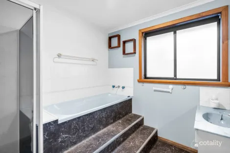 Property photo of 20 Drysdale Court Newnham TAS 7248