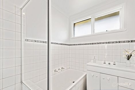 Property photo of 1/23 Mernda Avenue Carnegie VIC 3163