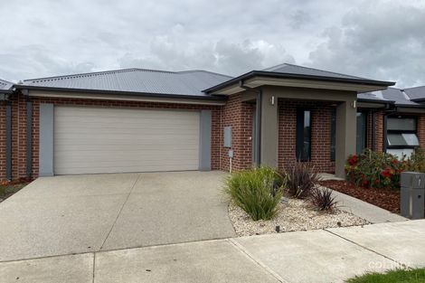 59 Pinnacle Dr, Pakenham, VIC 3810