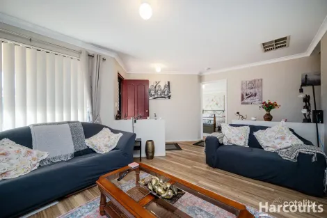 Property photo of 4 Grasmere Fairway Tapping WA 6065