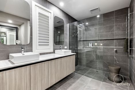 Property photo of 136 St Helena Road Briar Hill VIC 3088