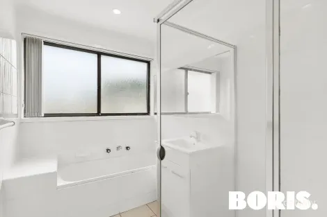 Property photo of 34 Barraclough Crescent Monash ACT 2904