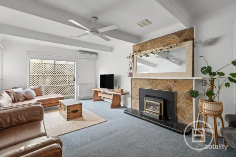 Property photo of 7 Raleigh Grove Essendon North VIC 3041