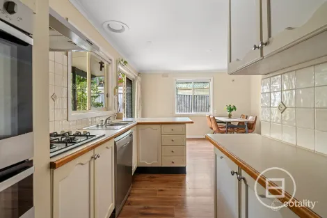 Property photo of 7 Raleigh Grove Essendon North VIC 3041