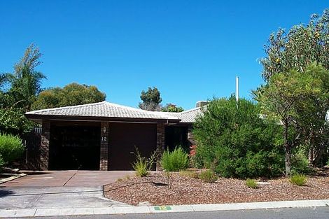 12 Regency Dr, Thornlie, WA 6108