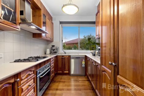 Property photo of 11 Ardwell Court St Albans VIC 3021
