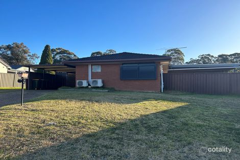 Property photo of 40 Donalbain Circuit Rosemeadow NSW 2560