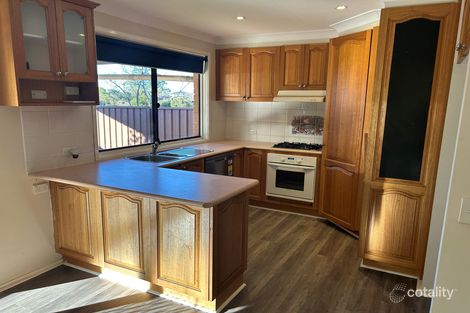 Property photo of 40 Donalbain Circuit Rosemeadow NSW 2560