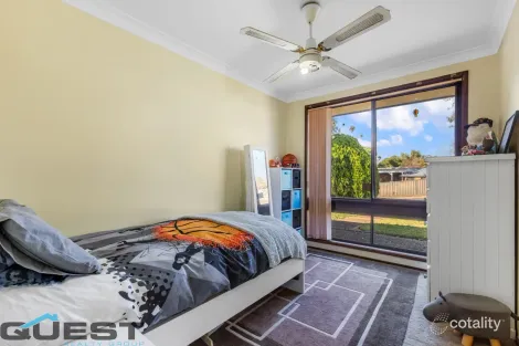 Property photo of 5 Copperfield Drive Ambarvale NSW 2560