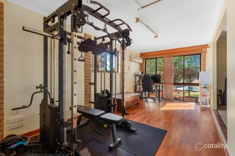 Property photo of 5 Copperfield Drive Ambarvale NSW 2560