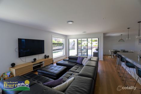Property photo of 14 Tatiana Close Devonport TAS 7310