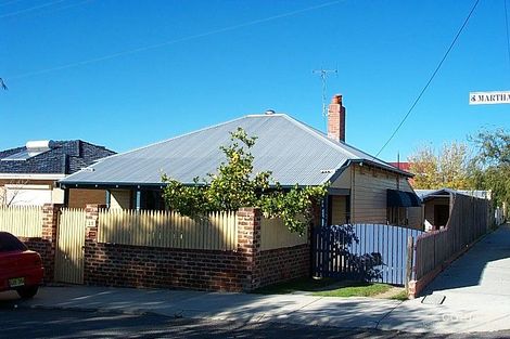 27 Martha St, Beaconsfield, WA 6162