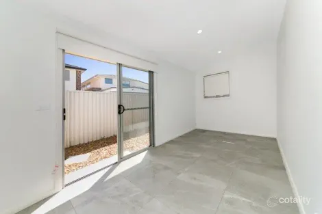 69b Deerubbin Dr, Glenmore Park, NSW 2745