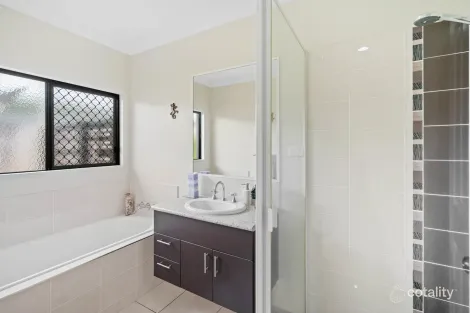 Property photo of 9 Murrinda Gardens Trinity Park QLD 4879