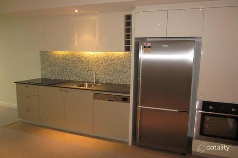 Property photo of 61/8 Waterside Place Docklands VIC 3008