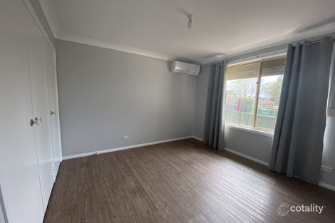 Property photo of 4 Pardalote Place Glenmore Park NSW 2745