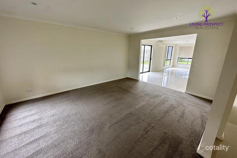 Property photo of 10 Stable Drive Truganina VIC 3029