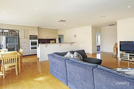 Property photo of 11 Jean Place Grovedale VIC 3216