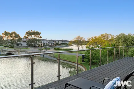 Property photo of 2 Quarterdeck Road Sandhurst VIC 3977