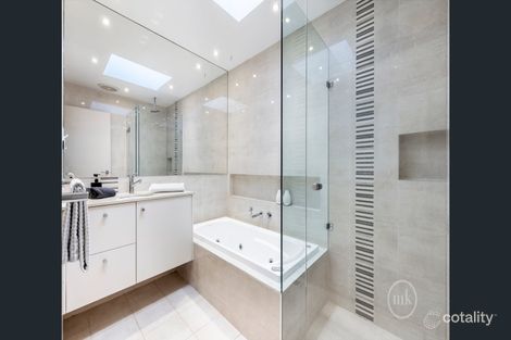 Property photo of 8 Baringa Place Eltham VIC 3095