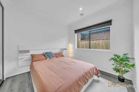 Property photo of 18 Communal Road Wyndham Vale VIC 3024