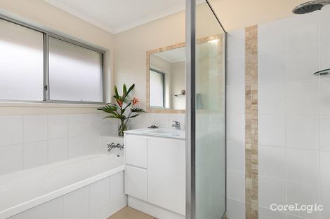 Property photo of 32 Lapoinya Crescent Warana QLD 4575