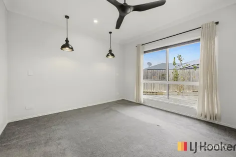Property photo of 22 Oceanblue Boulevard Pialba QLD 4655