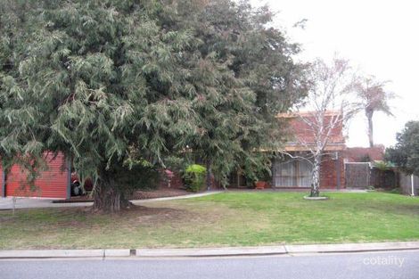 2 Hoylake Cres, West Lakes, SA 5021