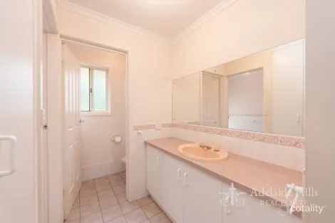 Property photo of 1 Ware Close Mount Barker SA 5251