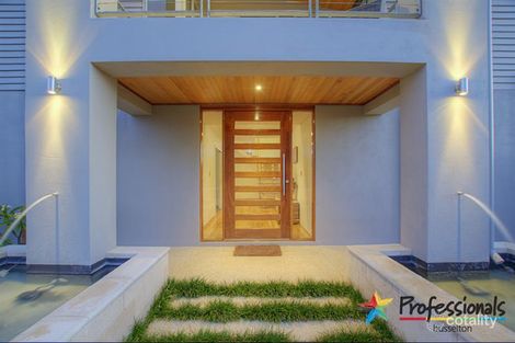 Property photo of 10 Seguret Parkway Yalyalup WA 6280