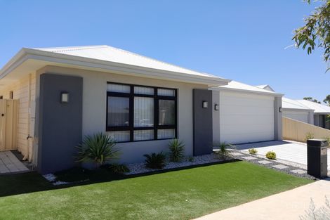 Property photo of 13 Bonnington Loop Madora Bay WA 6210