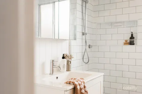 Property photo of 40 Mary Street Mount Lofty QLD 4350