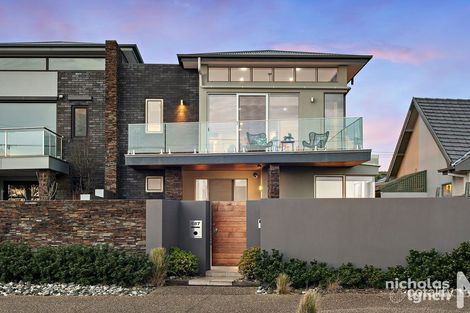 687 Esplanade, Mornington, VIC 3931