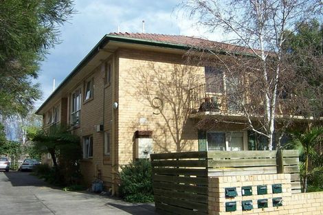 2/9 Clarke St, Elwood, VIC 3184