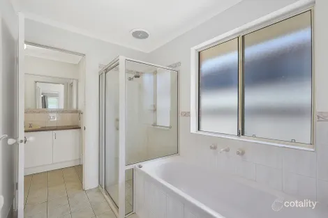 Property photo of 6 Fatchen Close Evanston Park SA 5116