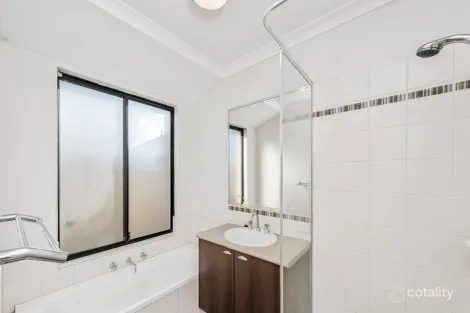 Property photo of 61 Highcliffe Circle Lakelands WA 6180