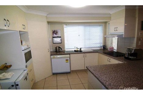 Property photo of 8/19 Hilltop Street Labrador QLD 4215