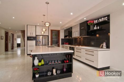 Property photo of 27 Juneberry Drive Keysborough VIC 3173