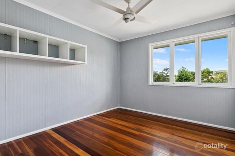 27 Roseglen St, Greenslopes, QLD 4120