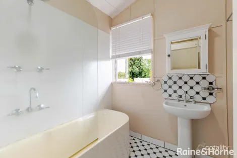 Property photo of 11 Owen Street Mossman QLD 4873