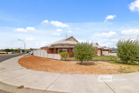 Property photo of 14 Westwind Crescent Harvey WA 6220